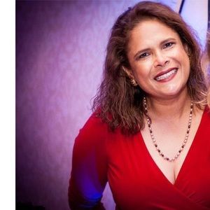 Meet your Posher, Dinorah